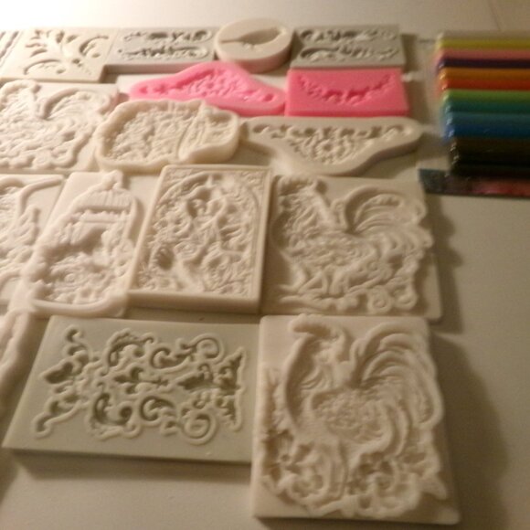 25 new rubber craft molds & 1 package of clay. - Picture 4 of 5